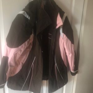 Entirely reversible. Women’s snow jacket. Super warm. Size extra large/large.